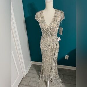 New Mac Duggal Hi-Lo Evening Gown size 6 Nude/Silver Sequin High Slit